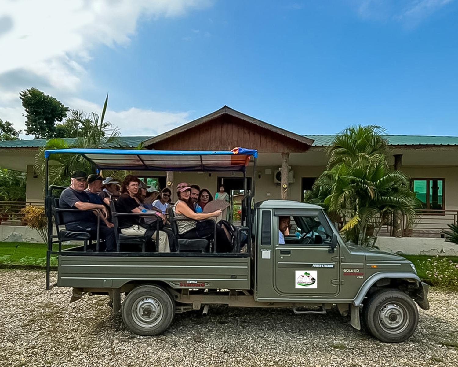 Greenland Safari, Sauraha Exterior photo